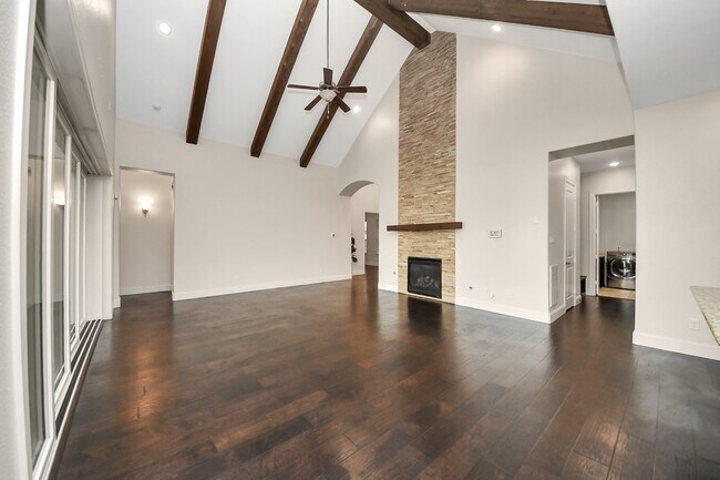 Building Photo - 9814 Carver Dr