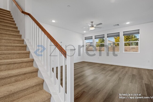 Building Photo - 15961 Mavericks Ln