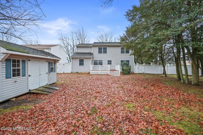 Building Photo - 11 Applebey St