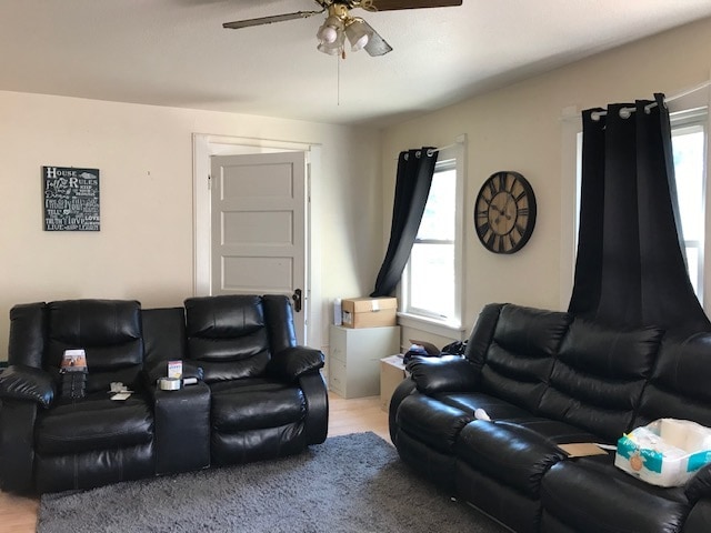 Living - 1118 E 1st St