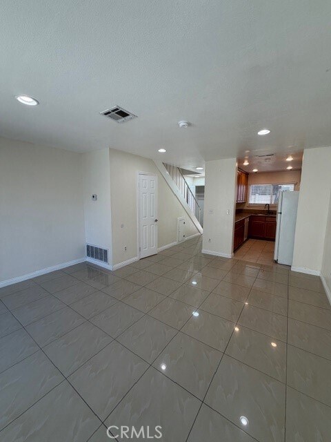 Building Photo - 13514 Village Dr