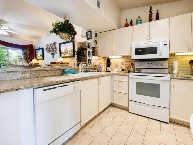 Building Photo - 8294 Key Royal Cir