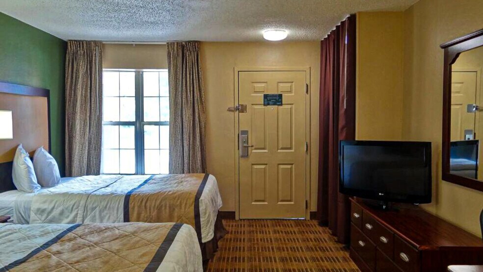 Building Photo - 4751 Governors House Dr SW