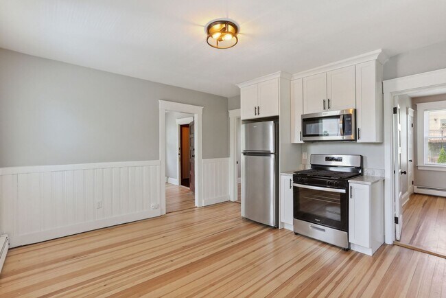 Building Photo - 139 Albany Ave