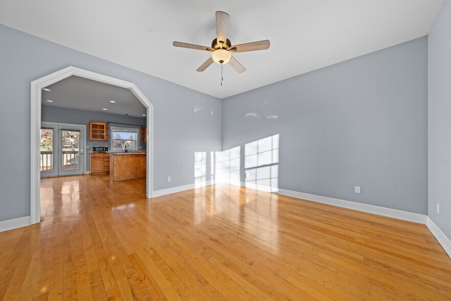 Building Photo - 2275 NE Nuttail Ct