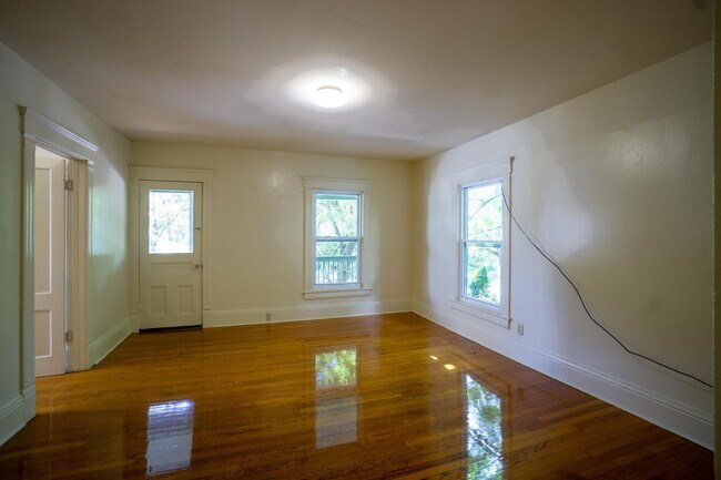 Building Photo - 430 Westcott St