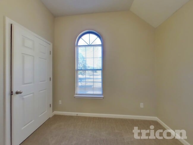 Building Photo - 538 Grove Pointe Ct