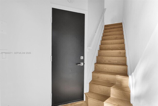 Building Photo - 2107 SE 10th Ave