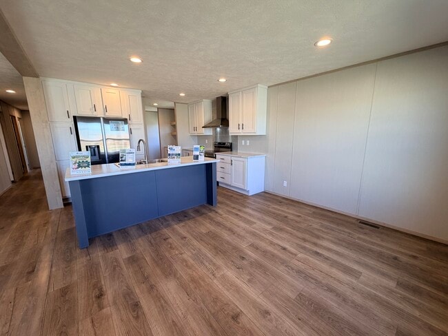 Building Photo - 2101 SW 38th St