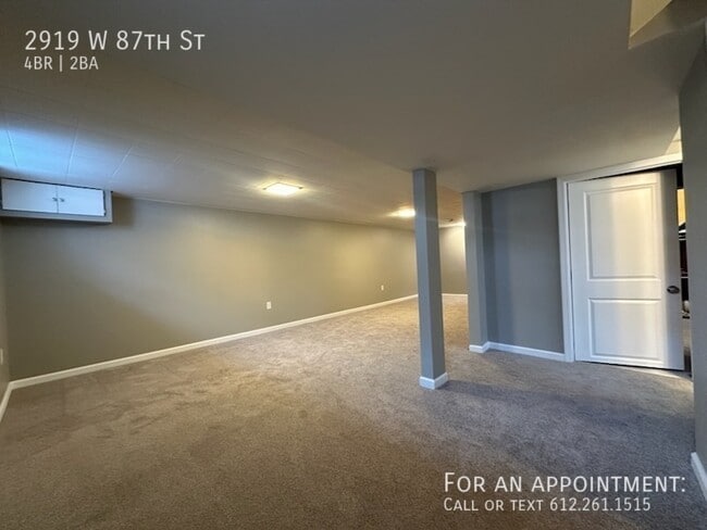 Building Photo - 2919 W 87th St