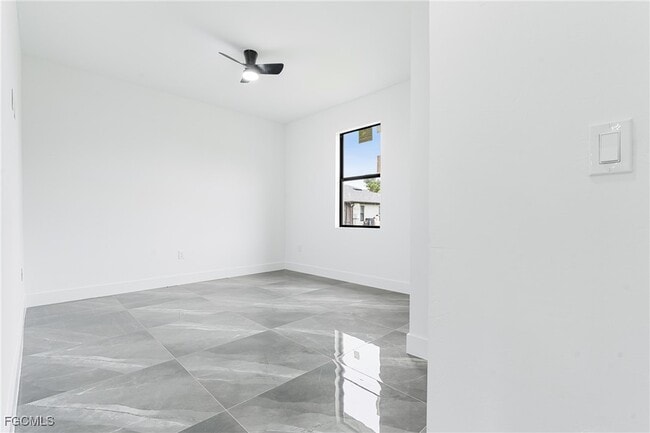 Building Photo - 1107 W 18th St