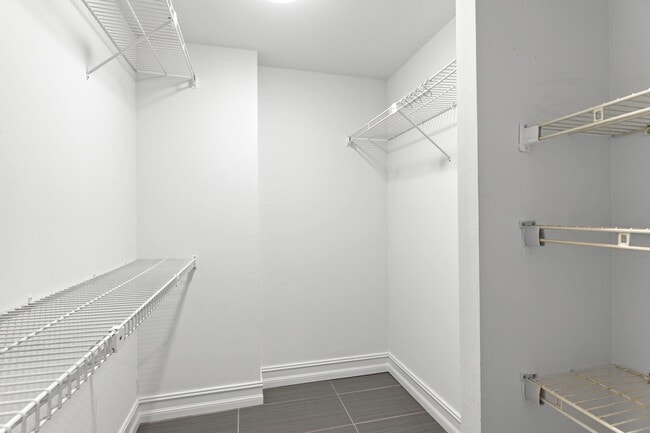 Building Photo - 9470 Poinciana Pl