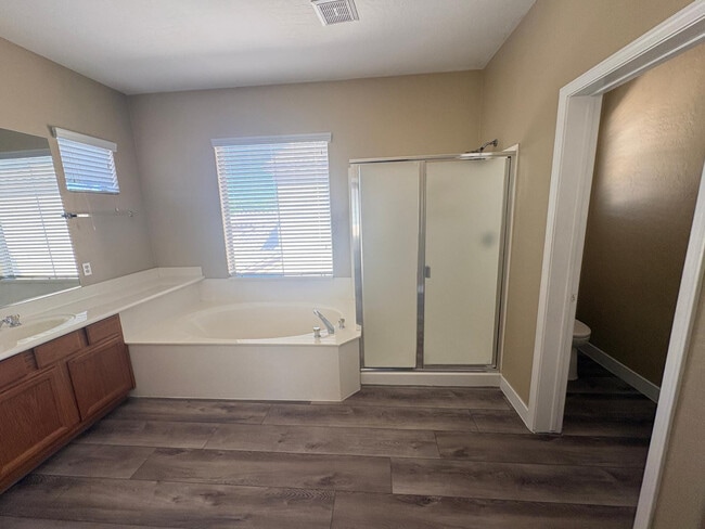 Building Photo - 2245 E Detroit St