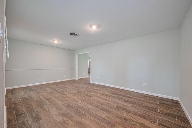 Building Photo - 9011 Bintliff Dr