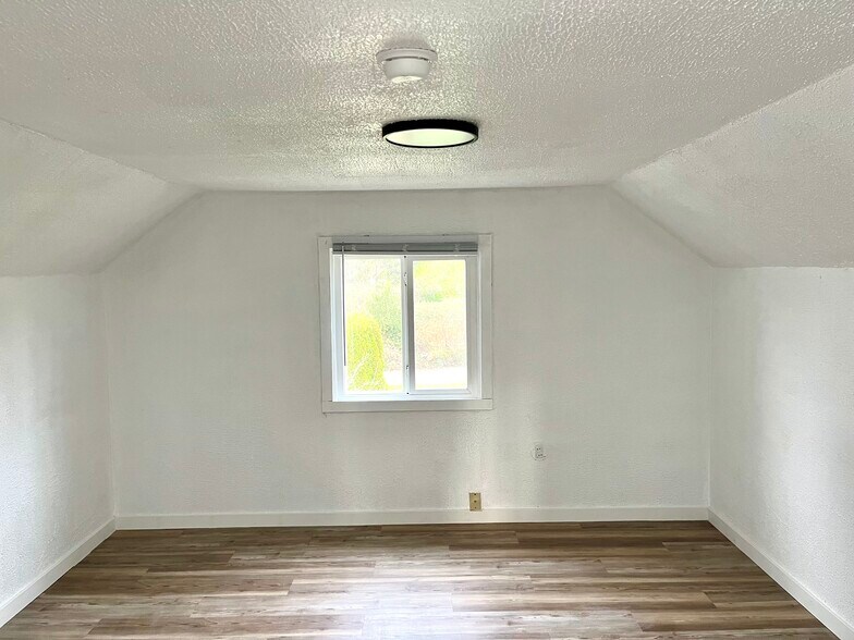 Building Photo - 14318 67th Ave NE