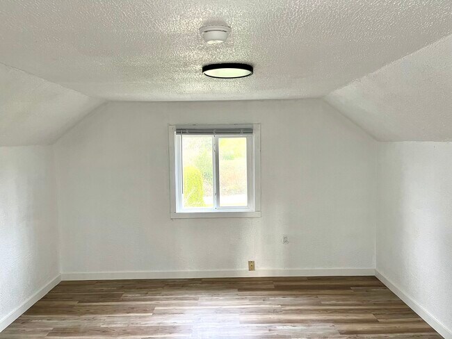 Building Photo - 14318 67th Ave NE