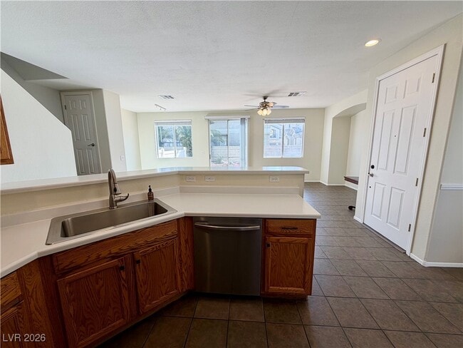 Building Photo - 6351 Lorne Green Ave