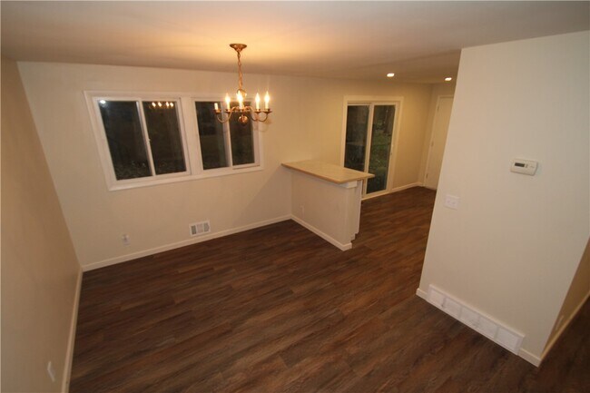 Building Photo - 34 Bright Oaks Dr