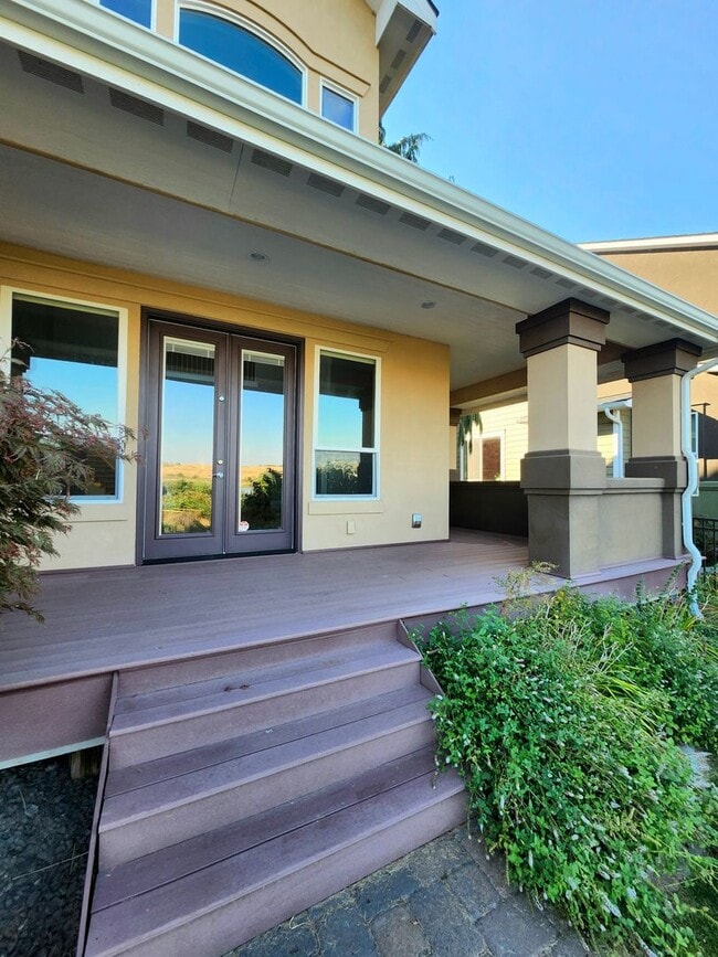 Building Photo - 2 Primary Suites, Beautiful Office & Theater Room! Experience Unmatched Luxury on the Columbia Ri...