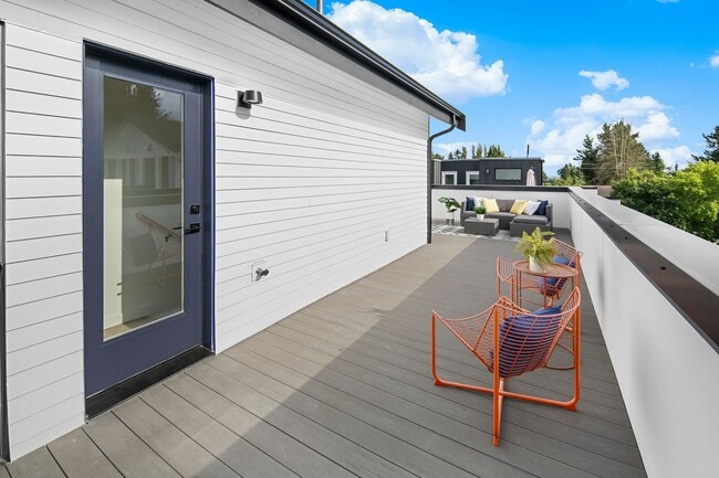 Building Photo - New Luxury Townhome in Seattle 3bed/2bath ...