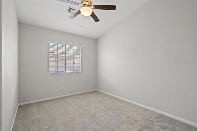 Building Photo - Contemporary 3 Bedroom Townhouse in Gated Community