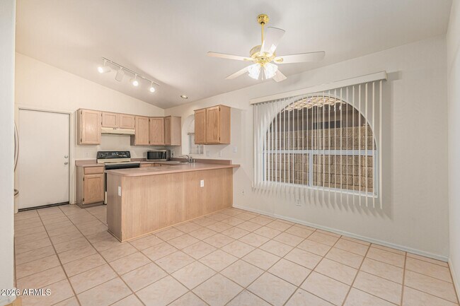 Building Photo - 9846 W Tonopah Dr