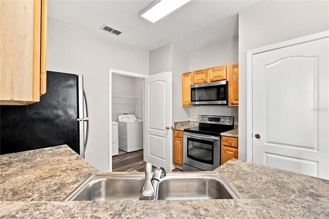 Building Photo - 10467 Villa View Cir