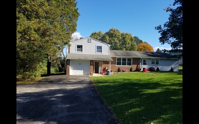 Building Photo - 917 S Chester Rd