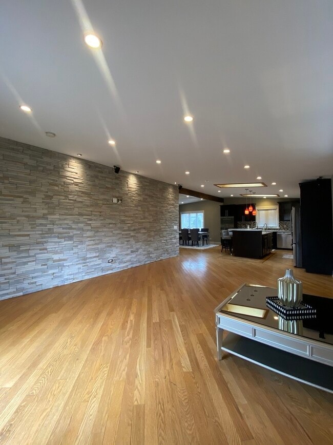 Building Photo - 4735 Locust Ave