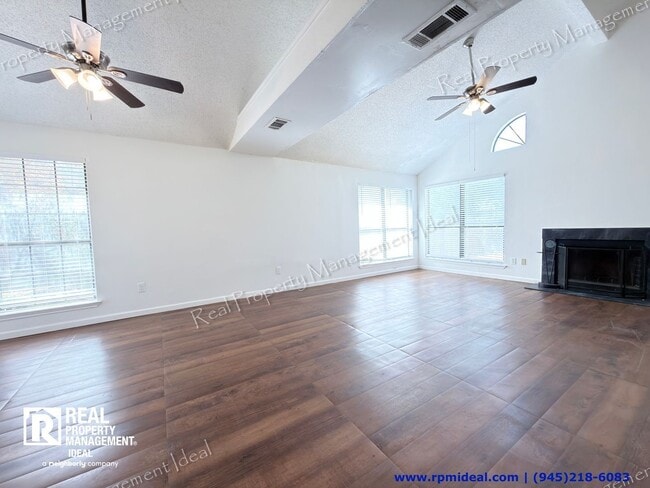 Building Photo - 1801 Quail Run Dr