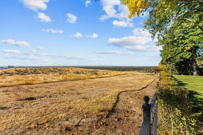 Building Photo - Fully Furnished Luxury Estate in Boise's Lower Highlands