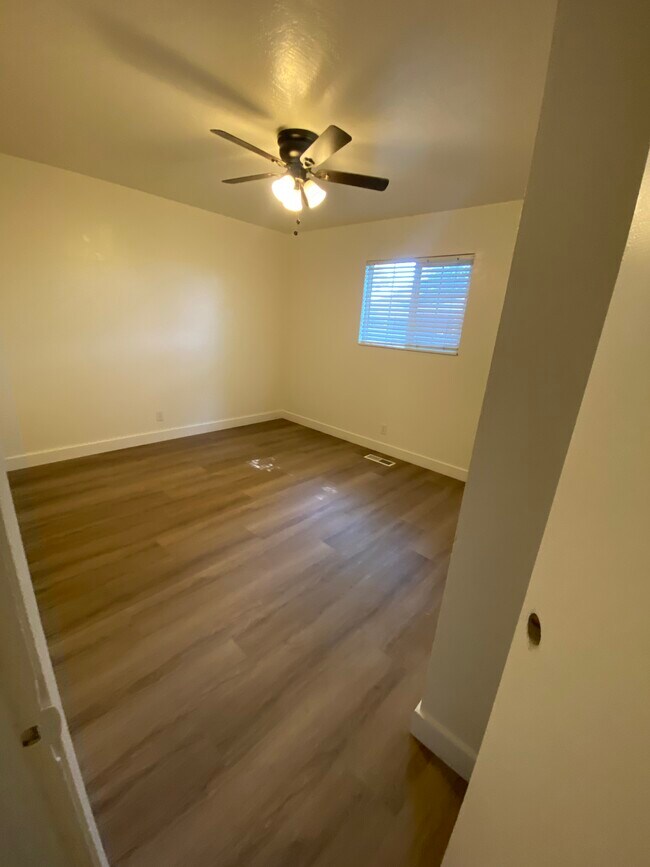 BEDROOM - 1132 Parkview Street