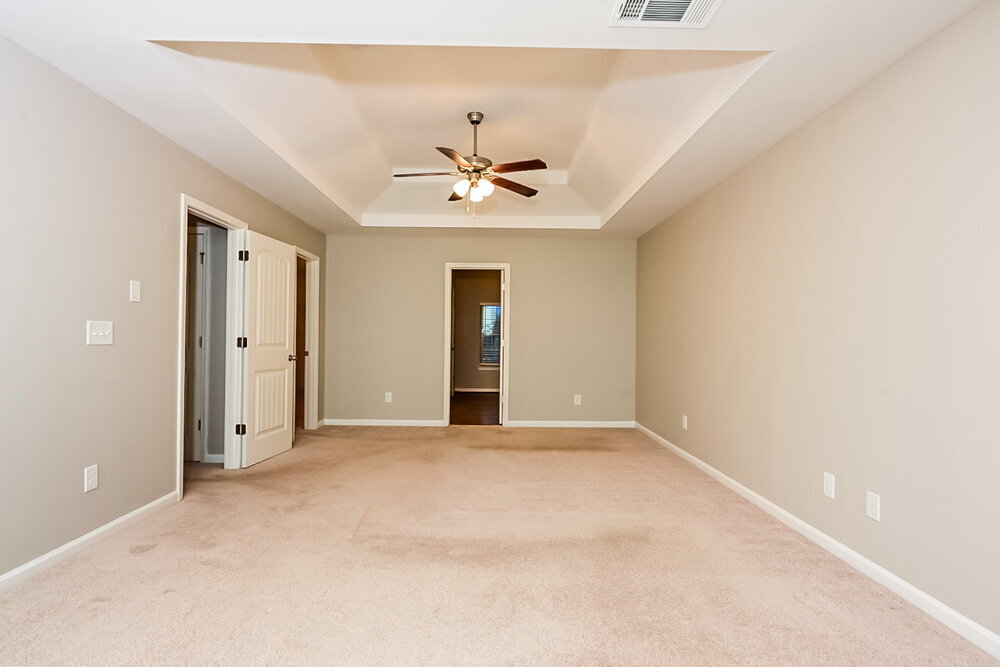 Building Photo - 559 Dahlia Dr