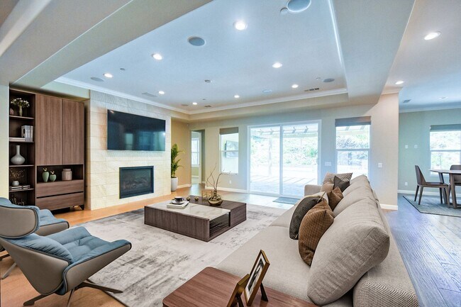 Building Photo - 5 Bedroom Resort-Style Estate with Pool, S...