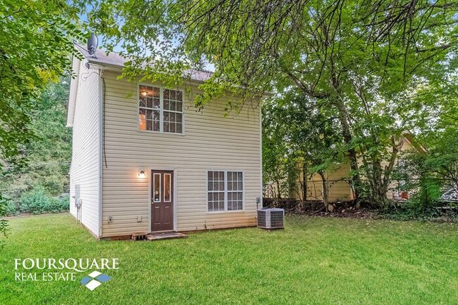 Building Photo - Single Family House | 1st floor Bedroom | ...