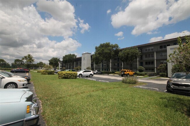 Building Photo - 301 SW 135th Ave