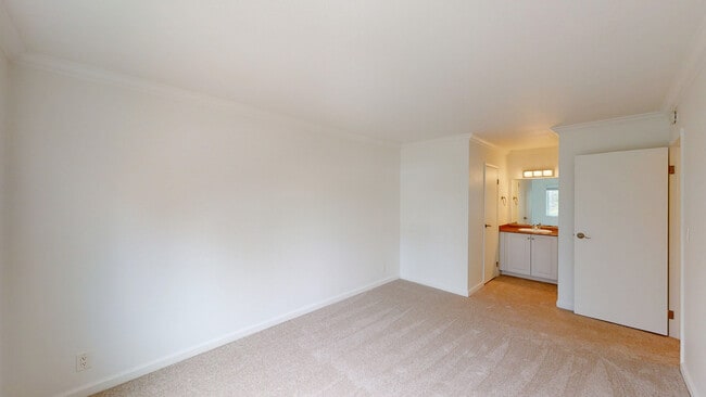 Building Photo - 521 Alameda del Prado