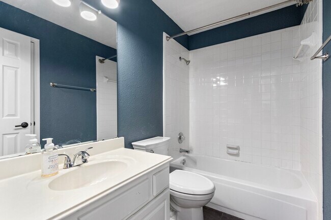 Building Photo - 13507 Country Green Ct