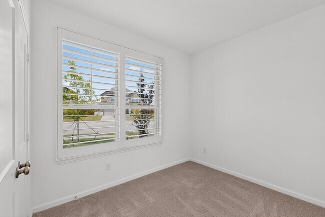 Building Photo - 114 Drovers Dr