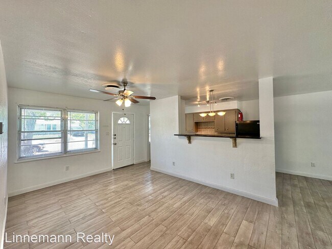 Building Photo - 3 br, 1.5 bath House - 707 S. 13th St