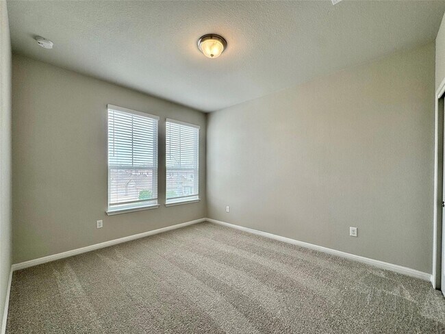 Building Photo - 407 Rhetoric Way