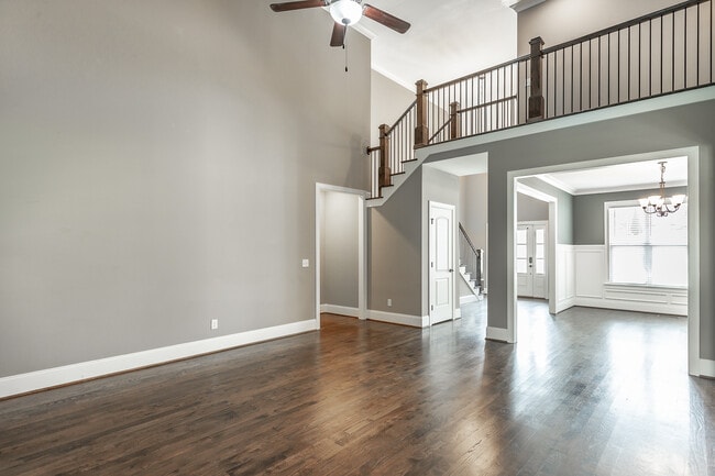 Building Photo - 7725 Peppertree Dr