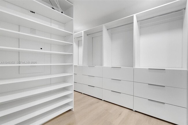 Building Photo - 2950 NE 188th St