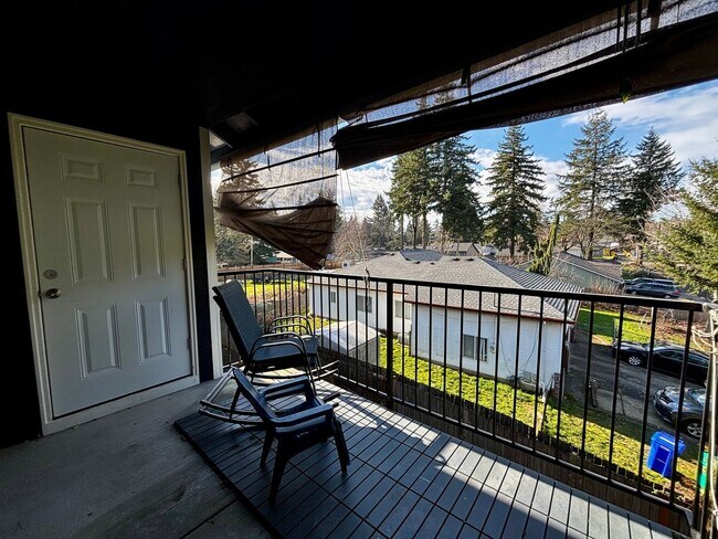 Building Photo - Modern Condo in Gresham near Glendoveer!