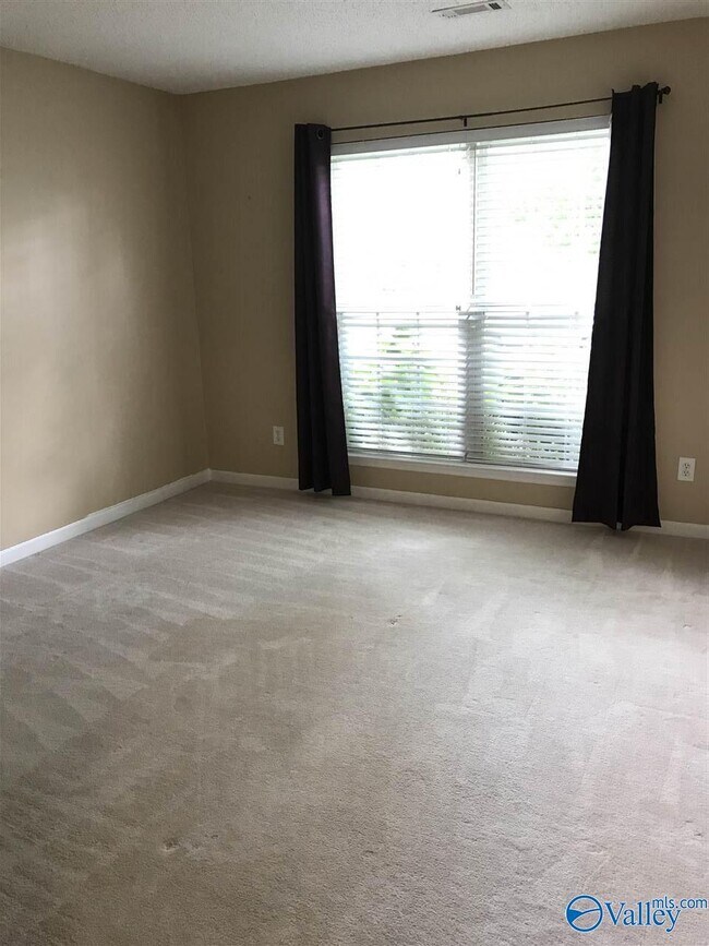 Building Photo - 110 Bridgeway Ln