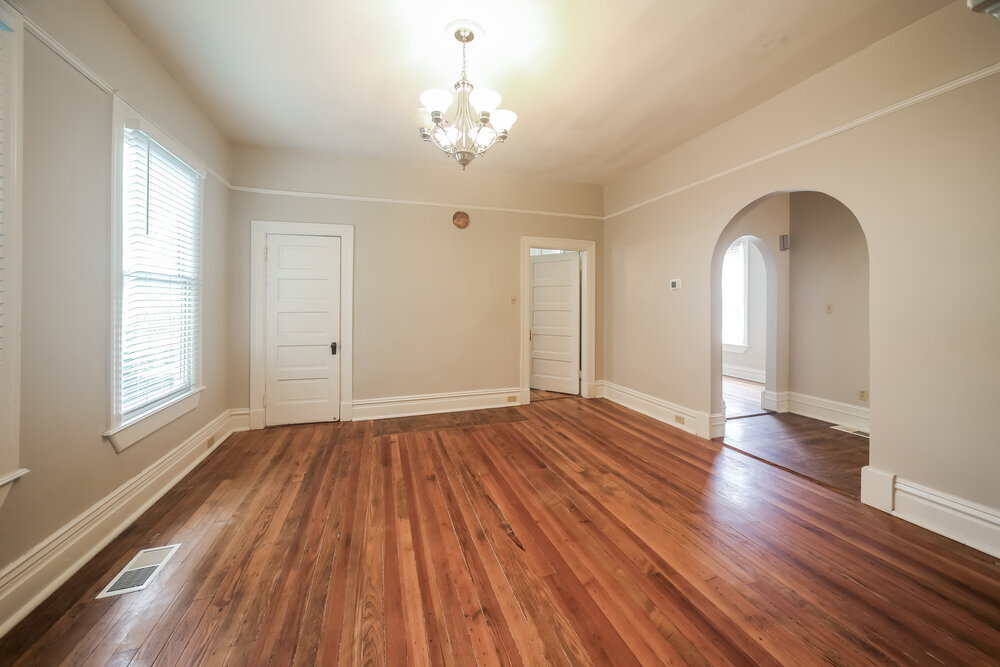 Building Photo - 2057 Vinton Ave