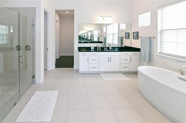 Building Photo - 15704 Marina Bay Dr