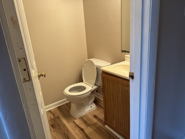 Building Photo - 179 Hedgewood Ct