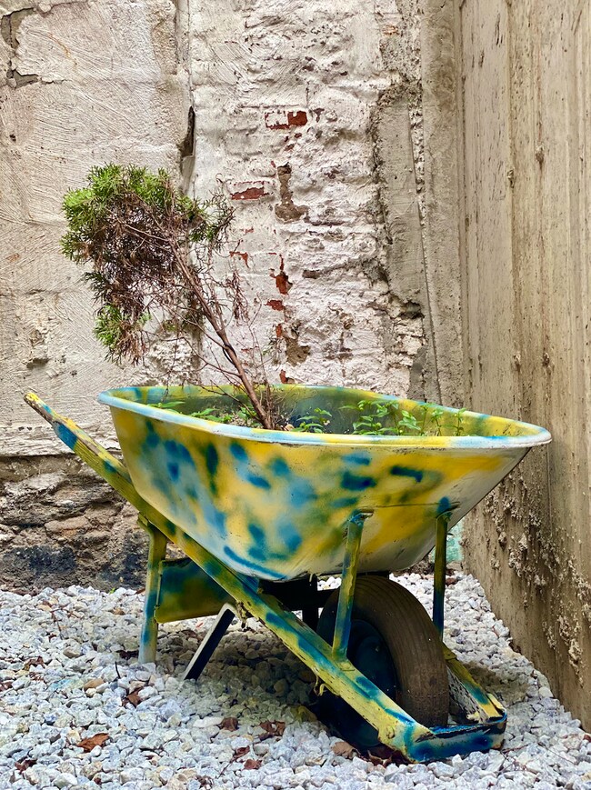 Building Photo - 245 W 115th St