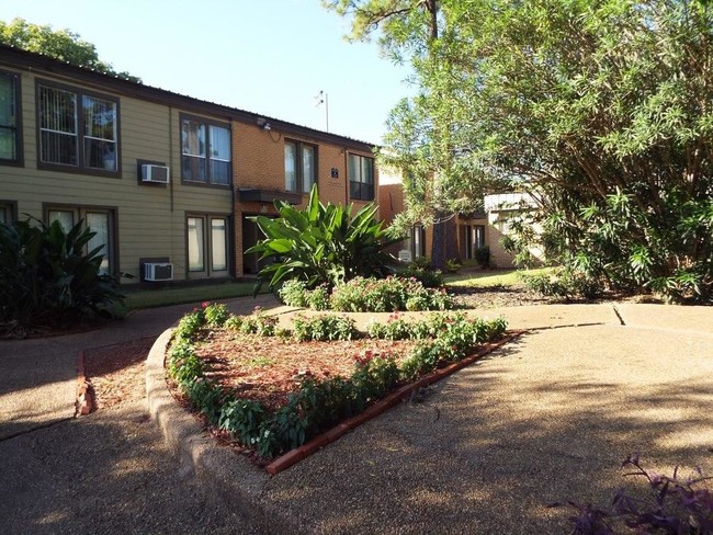 Building Photo - 3629 N MacGregor Way